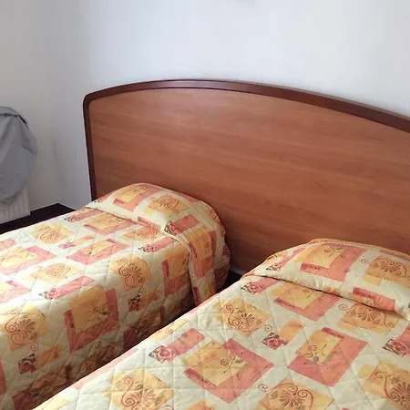 Отель Les Jardins D'asnieres