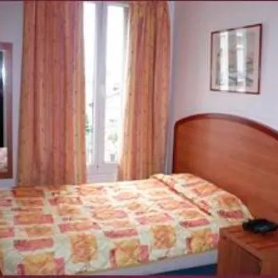 Hotel Les Jardins D'asnieres 2*