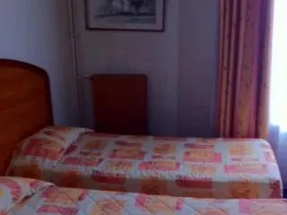 Les Jardins D'asnieres Отель