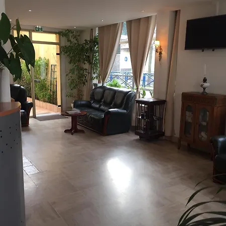 Les Jardins D'asnieres 2*